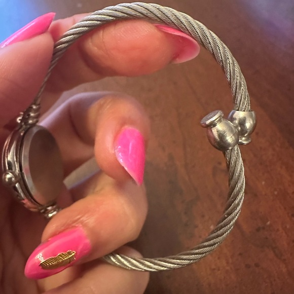 Vintage Silver Watch with Twisted Band - Picture 3 of 4